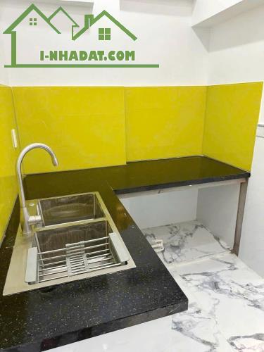 Nhà mới 3 tầng (4PN) hẻm thông Bình Đông P13Q8 - 2