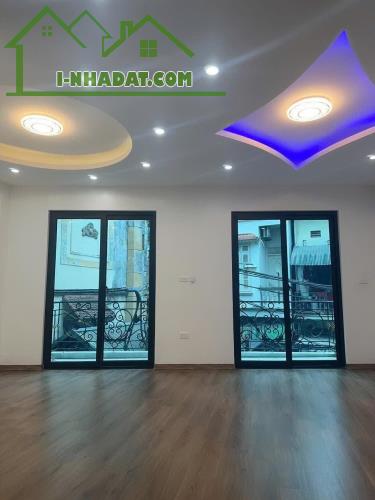 Bán nhà khu vực Trần Đại Nghĩa, DT 45m x 5 tầng, mặt tiền 5.6m, gara ô tô, 11.9 tỷ đồng - 1