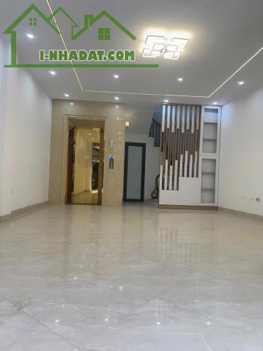 Bán nhà khu vực Trần Đại Nghĩa, DT 45m x 5 tầng, mặt tiền 5.6m, gara ô tô, 11.9 tỷ đồng - 2