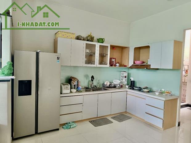 Bán siêu phẩm Biệt Thự Ấp 4 MT Xuân Thới Thượng 6.1 chỉ 8 tỷ TL. - 2