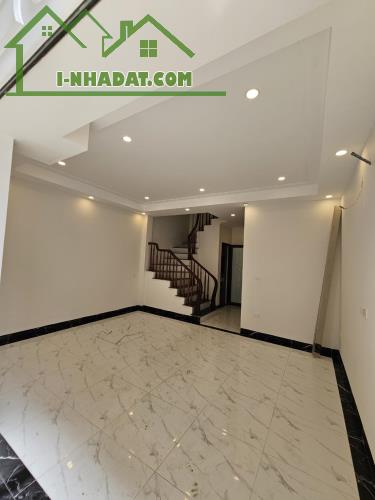 CHỈ NHỈNH 7 TỶ - NHÀ 6 TẦNG THANG MÁY, 43m2 – MỚI TOANH, 3 BƯỚC Ô TÔ TRÁNH, P. GIANG BIÊN
