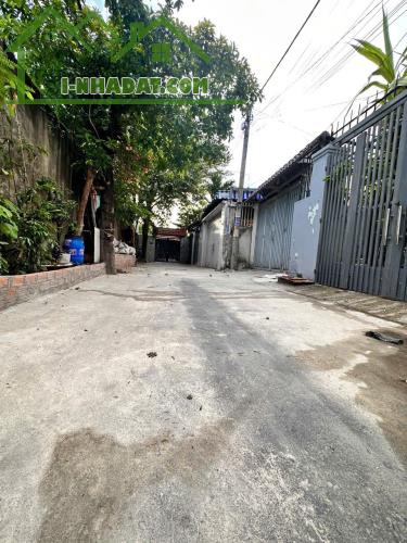 🌈Đất Ngã Tư Ga ngang khủng 5m chỉ 34tr/m2 💵💵
🍀Diện tích ngang 5 dài 25 CN 124,5m2 ( - 2