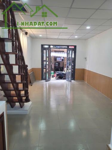 SÁT MẶT TIỀN TRUNG TÂM Q4 
NGANG 3.5 NỞ 3.8 DÀI 9 
HƠN 2 TỶ