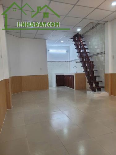 SÁT MẶT TIỀN TRUNG TÂM Q4 
NGANG 3.5 NỞ 3.8 DÀI 9 
HƠN 2 TỶ - 1