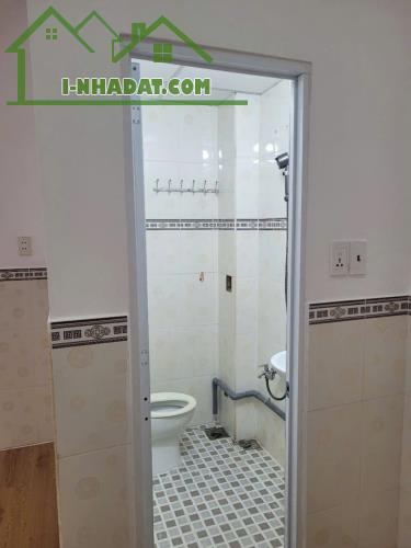 SÁT MẶT TIỀN TRUNG TÂM Q4 
NGANG 3.5 NỞ 3.8 DÀI 9 
HƠN 2 TỶ - 4