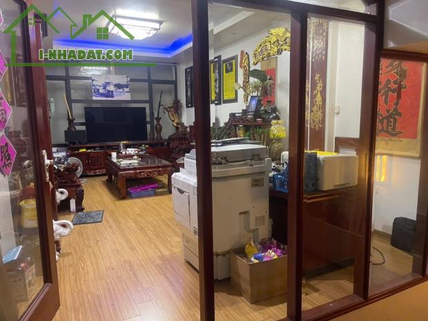 Bán nhà đẹp Ngọc Thuỵ- 52m - 5 tầng- Oto- không quy hoạch- ô chờ thang máy- 9 tỷ (Thương - 1