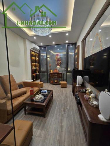 Bán nhà dân xây Đống Đa 45m, 5 tầng, 12.8 tỷ, ô tô, phân lô cán bộ, 2 thoáng
