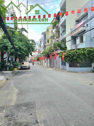 Bán Nhà HXH 10m đường Hoàng Hoa Thám, ngay Nhà ga T3, 4.4x14.5m, 3 Tầng, 11.9 tỷ.