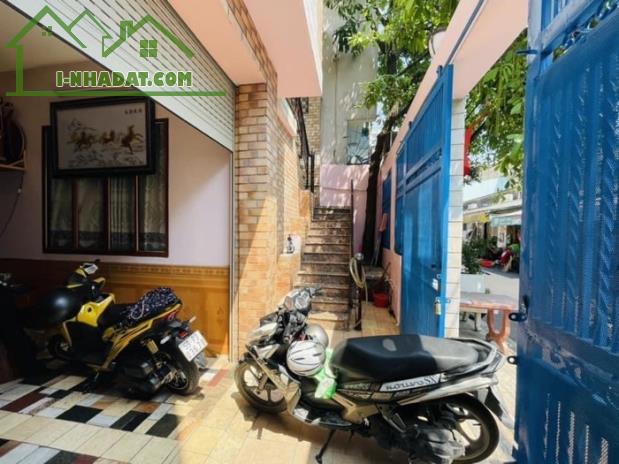BÁN NHÀ NGANG 8M ĐƯỜNG NGUYỄN QUÝ ANH PHƯỜNG TÂN SƠN NHÌ. DT 91M . GIÁ 12.5 TỶ - 2