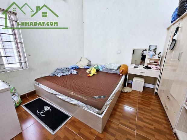 BÁN NHÀ DÂN XÂY Ô CÁCH 56m2, NGÕ Ô TÔ 7 CHỖ, NỞ HẬU, KINH DOANH, AN SINH ĐỈNH - 2