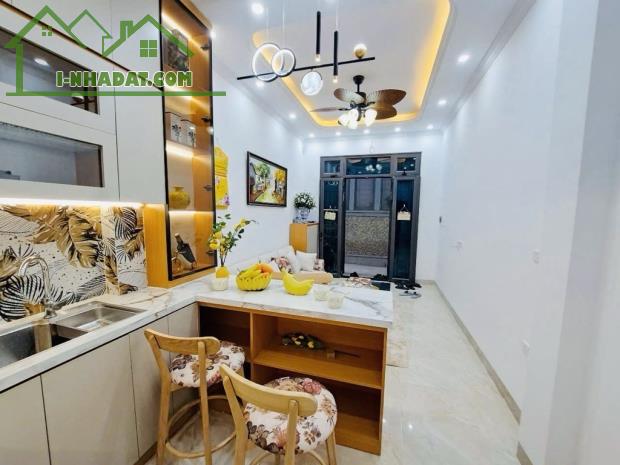 SIÊU PHẨM PHÂN KHÚC 5 TỶ – NHÀ ĐẸP FULL NỘI THẤT – NGÕ RỘNG – GẦN Ô TÔ – CHỈ VIỆC Ở LUÔN - 1