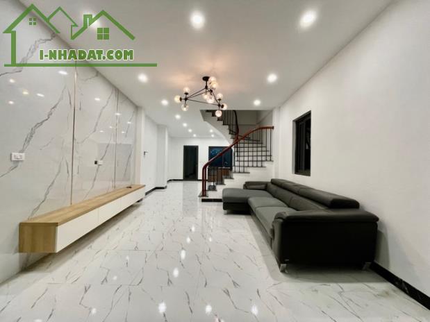 Bán nhà Phạm Văn Đồng, 76m2, phân lô, ô tô, nội thất chủ tặng,  nhỉnh 7tỷ.