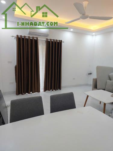 Cho thuê căn hộ Tập thể tầng 2 đầu Phố Kim Đồng 70m2, 2 ngủ, Full đồ chỉ 10 Triệu