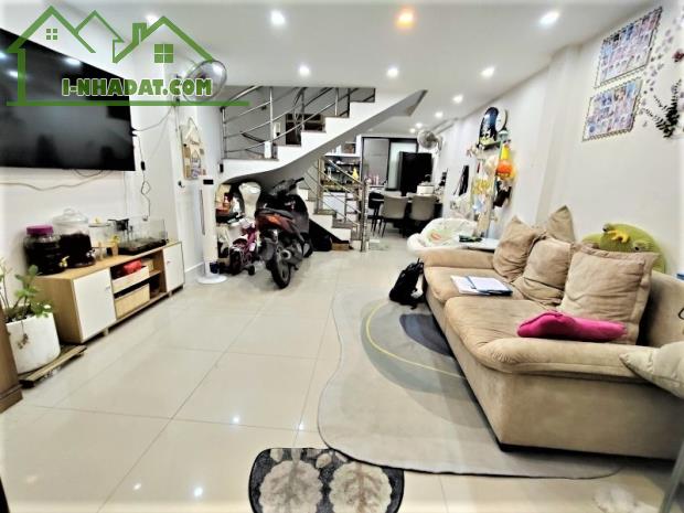 8 TỶ TL - NHÀ MỚI BA THÁNG HAI QUẬN 10 - KHU AN NINH - 50M2 3 TẤM 3 PHÒNG NGỦ MASTER ĐẸP
