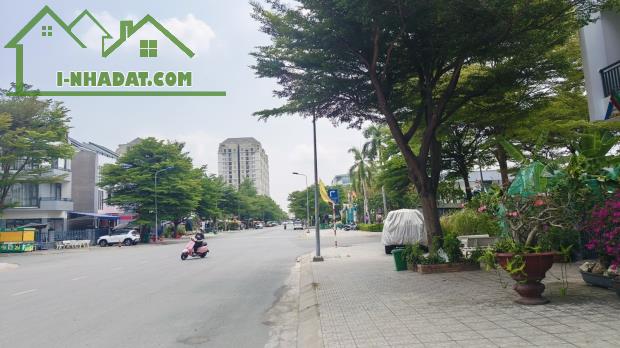 BÁN LIỀN - KDC GIA HOÀ - NHÀ PHỐ MẶT TIỀN ĐƯỜNG HUY CẬN RỘNG 30M - Q9 (TP THỦ ĐỨC)