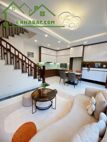 Bán nhà Sài Đồng, Long Biên, Hà Nội, 5,95 tỷ, 43m2, view đẹp, nhiều tiện ích, ngõ nông