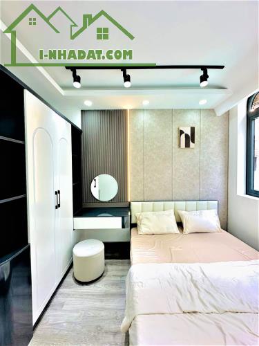 9 TỶ HƠN - NHÀ ĐẸP QUẬN 10 - XE HƠI VÀO NHÀ - NGAY CHỢ HÒA HƯNG - 57M2 2 TẤM - MỞ VP CTY - 3
