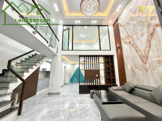 Bán nhà 3 tầng sạch đẹp ngõ nông phố Đình Đông