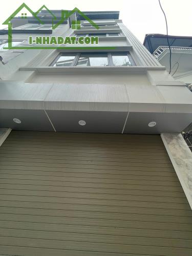 LÔ GÓC HOÀNG NHƯ TIẾP : LÔ GÓC 2 THOÁNG 5 TẦNG 41 M2, NGÕ Ô TÔ THÔNG, TẦNG 1 KINH DOANH !