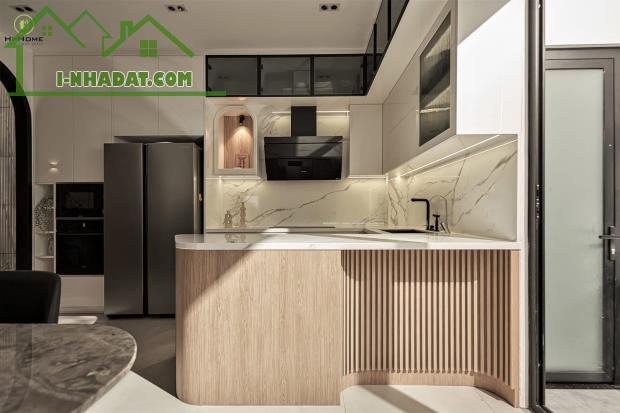 **Bán nhà hẻm Phạm Văn Hai, phường 5, quận Tân Bình; (4*21) - 5 tầng - 1