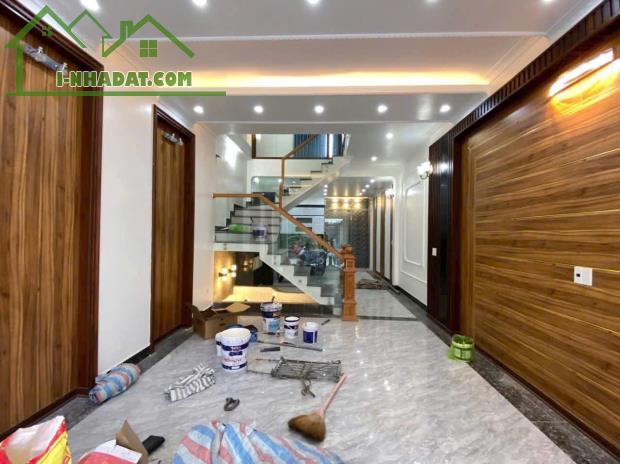 Cho thuê nhà 4 tầng xây mới khu TĐC Tam Kỳ , Thiên Lôi , Vĩnh Niệm . Làm văn phòng , ở ok