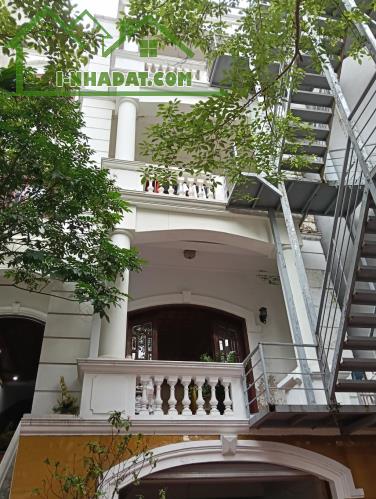 SIÊU PHẨM TRÍCH SÀI - KHÁCH SẠN VỊ TRÍ VÀNG - 20M RA HỒ TÂY - 6 Ô TÔ ĐỂ TRONG NHÀ