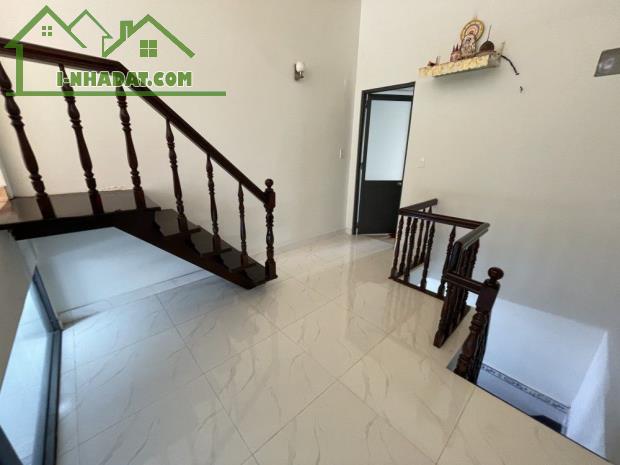 PHƯỜNG 8 TÂN BÌNH - GIÁP TRUNG TÂM Q 10 - HẺM 3.5M THÔNG 958 LẠC LONG QUÂN- 3 TẦNG - 2 - 3