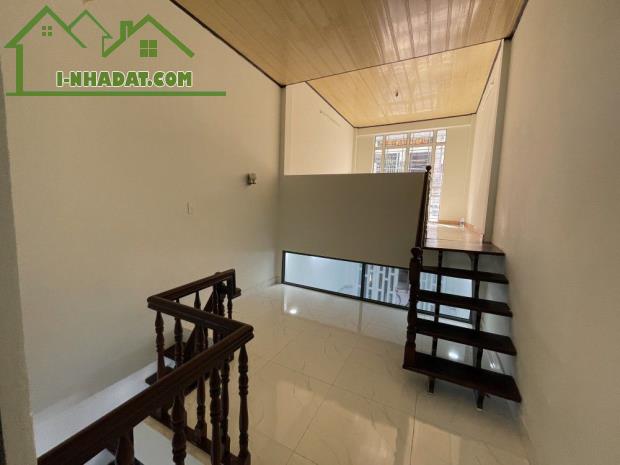 PHƯỜNG 8 TÂN BÌNH - GIÁP TRUNG TÂM Q 10 - HẺM 3.5M THÔNG 958 LẠC LONG QUÂN- 3 TẦNG - 2 - 4