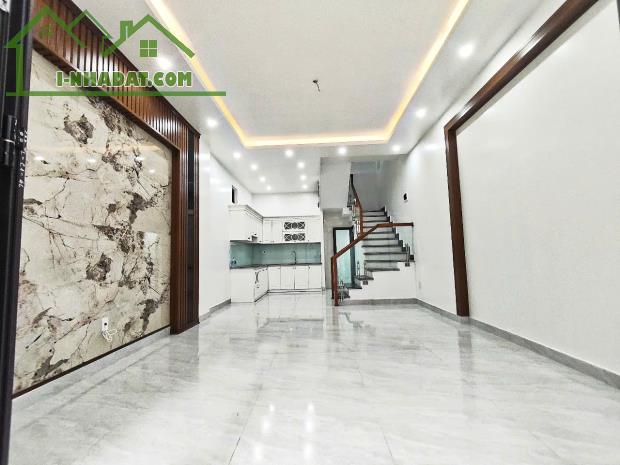 Bán nhà 4 tầng lô góc độc lập ngõ 633 Thiên Lôi