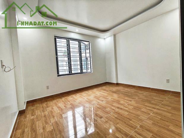 Bán nhà 4 tầng lô góc độc lập ngõ 633 Thiên Lôi - 2