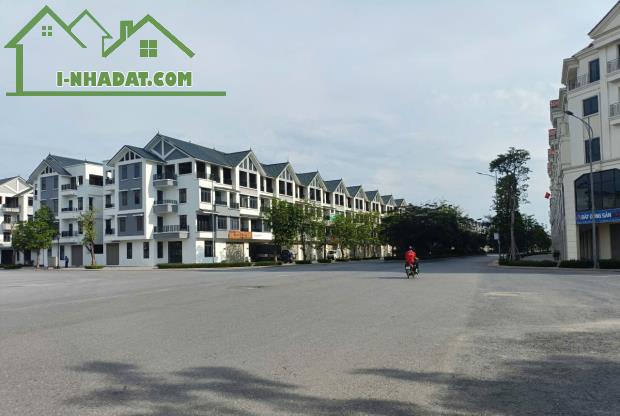 LK LÔ GÓC 150M 4 TẦNG MT25M, V.HÈ 8M, ĐẸP NHẤT HINODE ROYAL PARK! - 2