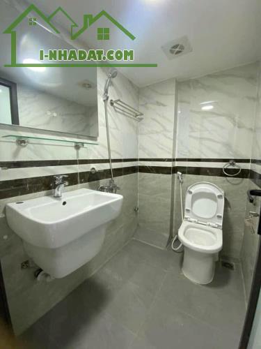 Nhà 5 tầng nằm mặt ngõ, ô tô vào, cách trục chính chỉ 30m. Không mua căn này thì thật sự t - 5