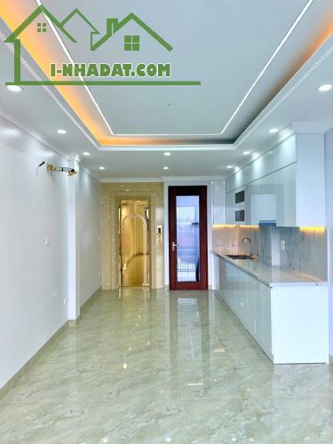 Bán nhà ngõ 68 Cầu Giấy, Quận Cầu Giấy, ô tô đỗ cổng ,thang máy, 40m2, 6 tầng, nhỉnh 11 tỷ - 1