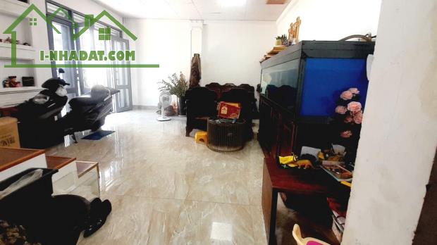 Rè  Quá, Nhà Mặt Tiền Q2, DT 77m2, Ngang Khủng 8m, Hẻm Xe Hơi, Giá chỉ 9.6ty - 3