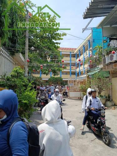 Bán nhà cũ tiện xây mới, 84m2 đường ô tô 8m ngay trước cổng trường THPT Ngô Gia Tự Quận 8 - 2