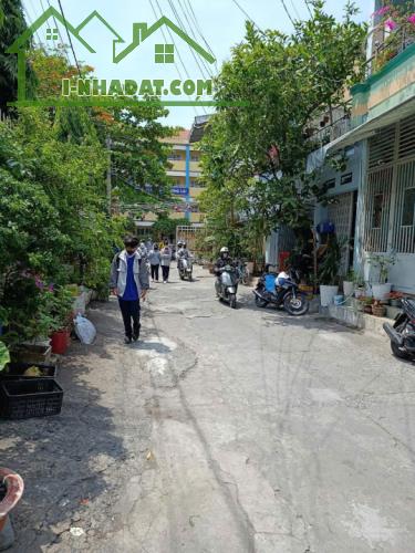 Bán nhà cũ tiện xây mới, 84m2 đường ô tô 8m ngay trước cổng trường THPT Ngô Gia Tự Quận 8 - 3