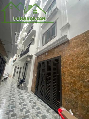Bán nhà 6 tầng Cổ Nhuế – 32m² – MT 6m – Ngõ rộng, ô tô vào tận cửa – Giá chỉ 5.95 tỷ - 1