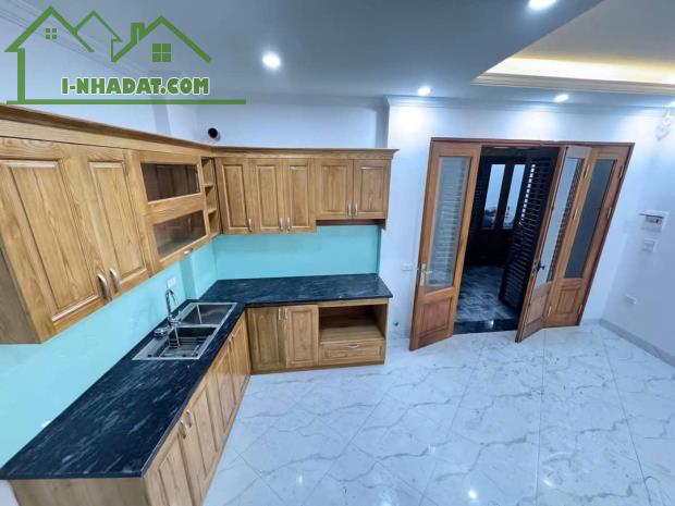 Bán nhà 6 tầng Cổ Nhuế – 32m² – MT 6m – Ngõ rộng, ô tô vào tận cửa – Giá chỉ 5.95 tỷ - 2