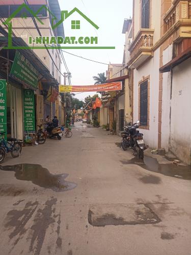 Cần Bán Căn Nhà Trục Chính Kinh Doanh Sáp Mai Võng La Cạnh Cổng KCN Bắc Thong Long