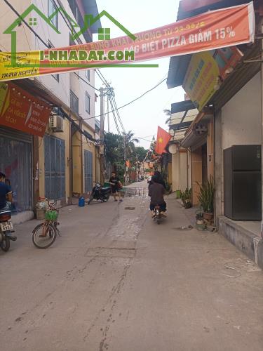 Cần Bán Căn Nhà Trục Chính Kinh Doanh Sáp Mai Võng La Cạnh Cổng KCN Bắc Thong Long - 1