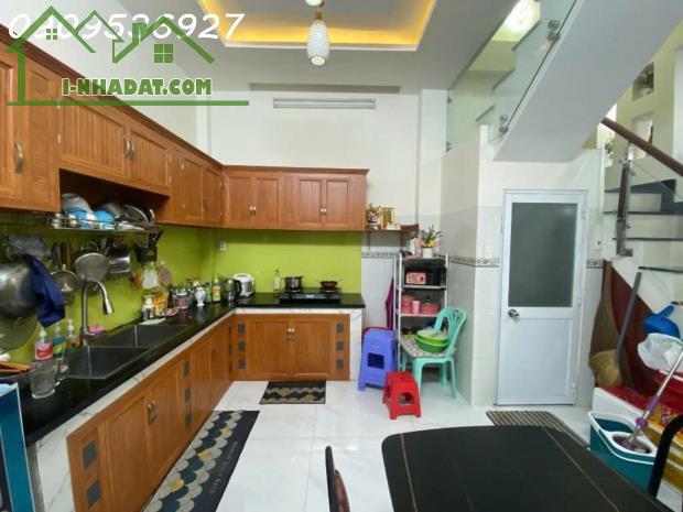 NHÀ LÔ GÓC SÁT AEON – HAI MẶT TIỀN THOÁNG ĐẸP – XE HƠI RA VÀO – CHỈ HƠN 3 TỶ - 1