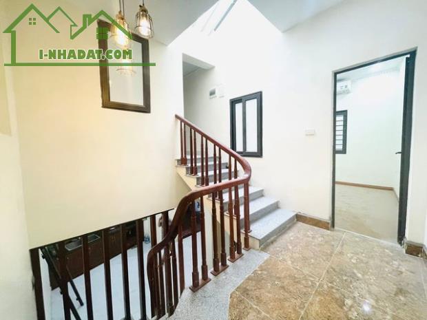 RẺ NHẤT THÁI THỊNH ĐỐNG ĐA 7.8 TỶ 51M NGÕ NÔNG VÀI BƯỚC RA MP THÁI THỊNH, CHỈ VIỆC XÁCH