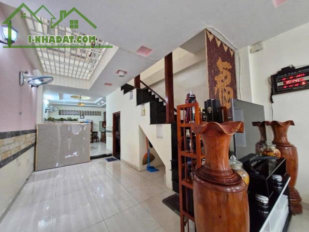 NHÀ ĐẸP TRUNG TÂM LINH CHIỂU   ✅ NHÀ 3 TẦNG 👉 KHU DÂN TRÍ CAO 👉 ĐƯỜNG NHỰA OTO SẠCH ĐẸP