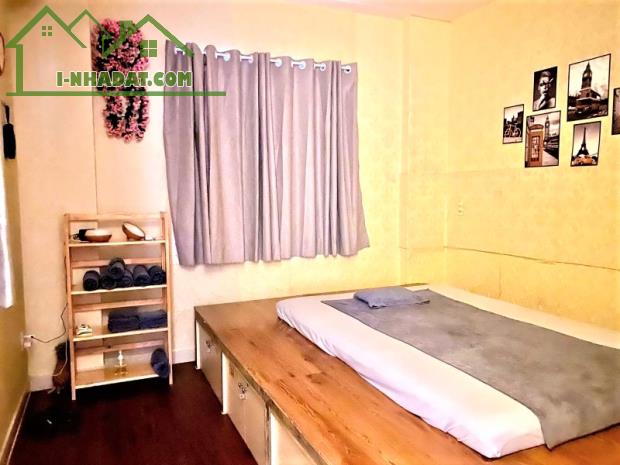 8 TỶ HƠN - NHÀ PHÚ NHUẬN - SÁT MT KHU ĐƯỜNG HOA & KÊNH NHIÊU LỘC - DT 4x10.5M - 5 TẤM ĐÚC - 3