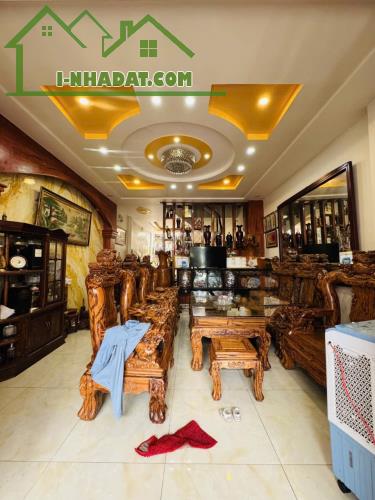Bình Tân, Mặt tiền KD, Nhà đẹp 3 tầng, 100m2, ngang 5m, giá rẻ. - 1