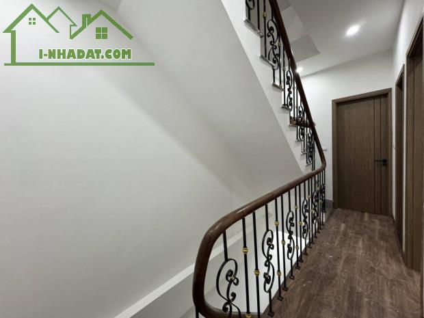 🏡 Nhà mới Nguyễn Văn Cừ, Long Biên, 37m2 x 5 tầng, Dân xây, Ô tô, Lô góc, Ở ngay, 6 tỷ 2 - 8