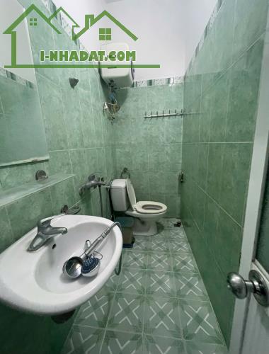 Bán nhà Lê Lai, Máy Tơ, Ngô Quyền, Hải Phòng. 3 tầng, 62m2, 2,59 tỷ. Ngang 4m, t2tb - 2