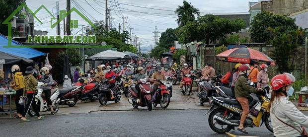 Chính chủ cần bán gấp lô đất kinh doanh buôn bán sầm uất đường 15m trục chính vào KCN - 1