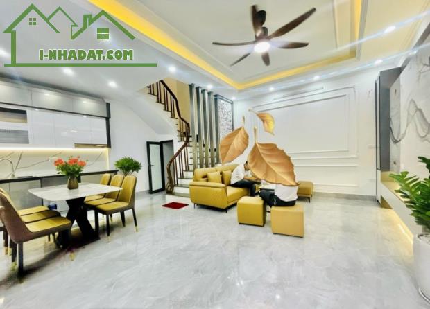 Siêu phẩm. Bán nhà Khương Đình, Thanh Xuân. 46m2 x 5 Tầng. NHÀ ĐẸP. GẦN PHỐ. Hơn 7 Tỷ