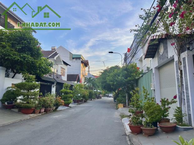NHÀ ĐẸP 3 TẦNG, KHU GIGAMALL TOÀN BIỆT THỰ, NGANG LÝ TƯỞNG 8m, 120m2 CHỈ 15,7 TỶ.